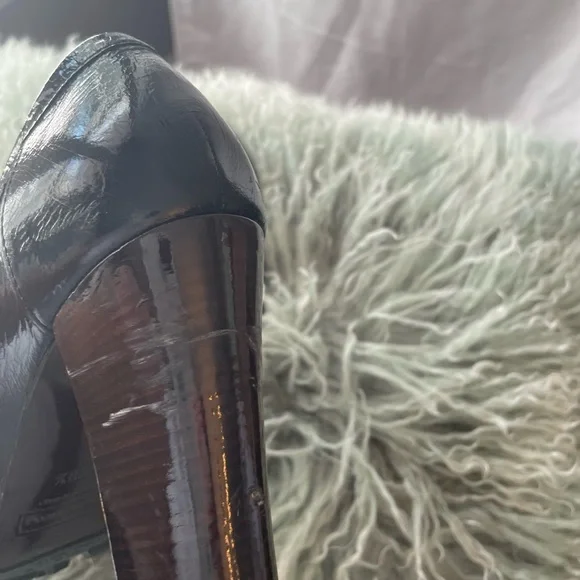 Marc Jacobs Black Loafers with Gold Chain Detail 38.5 - Picture 5 of 6